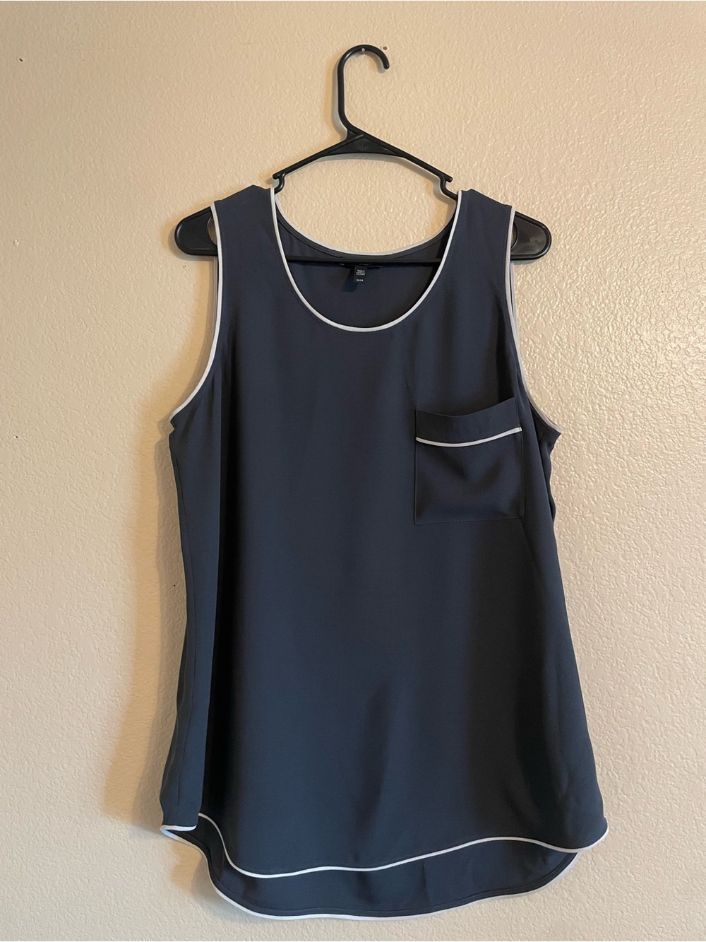 Eileen Fisher Navy Tank with White Piping
